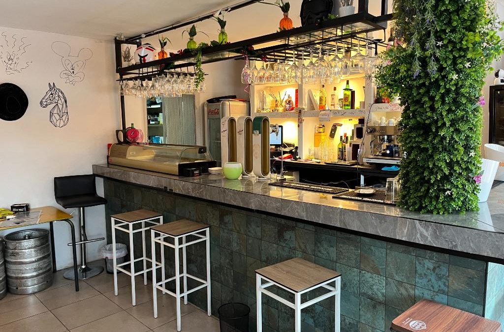 En Traspaso Cafetería de 70 m2 zona Chamartín, Ciudad Jardín